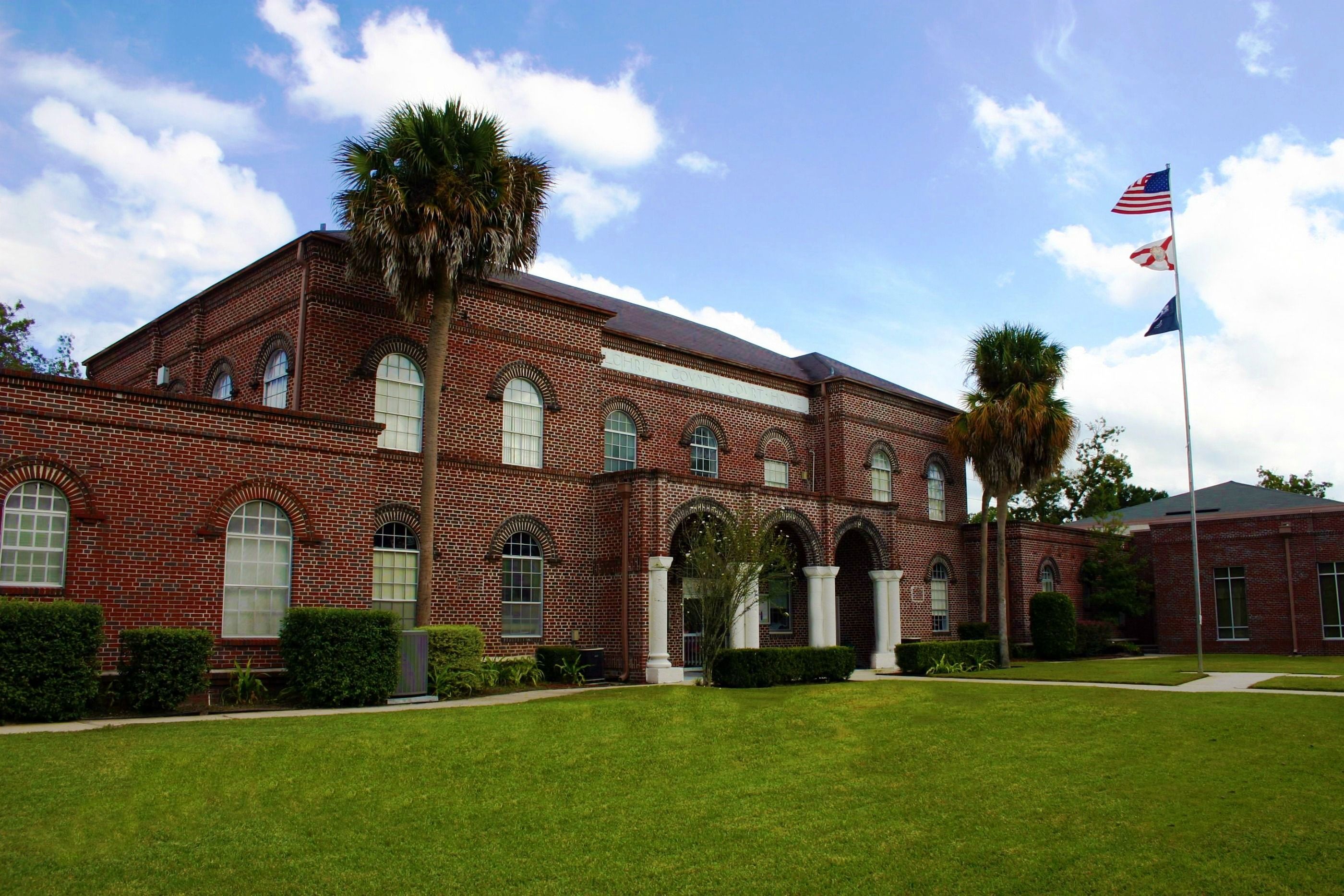 Gilchrist County Courthouse